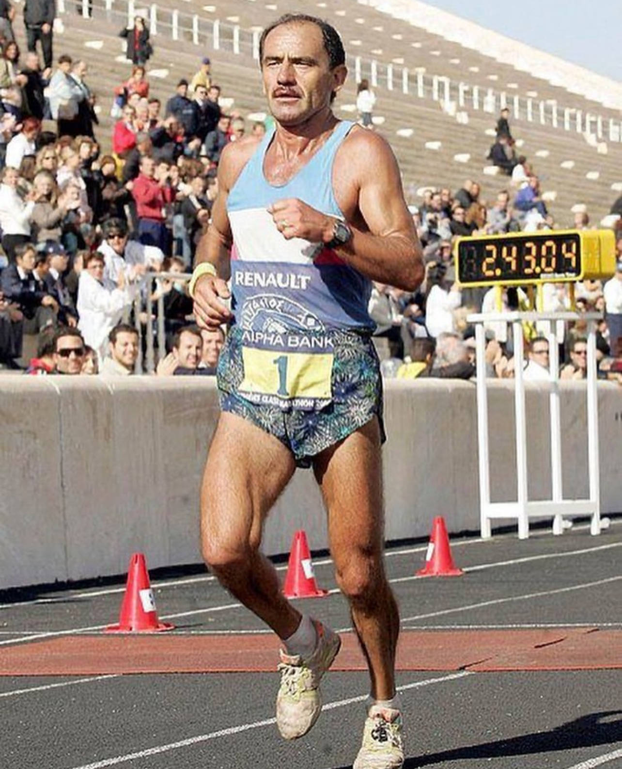 48小时奔跑485公里！31岁“铁腿耐力王”破尘封29年世界